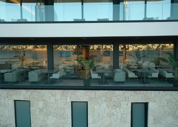 Al'Yacht Premium Hotel Sarandë